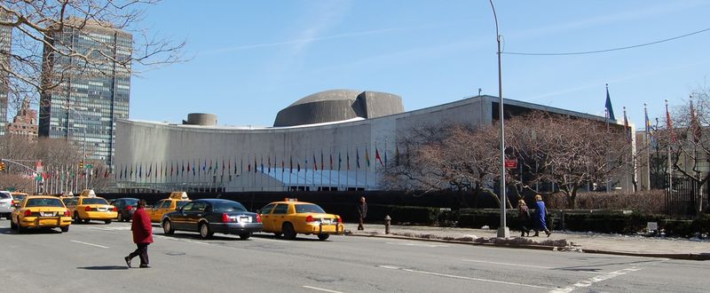 ملف:UN General Assembly building.jpg