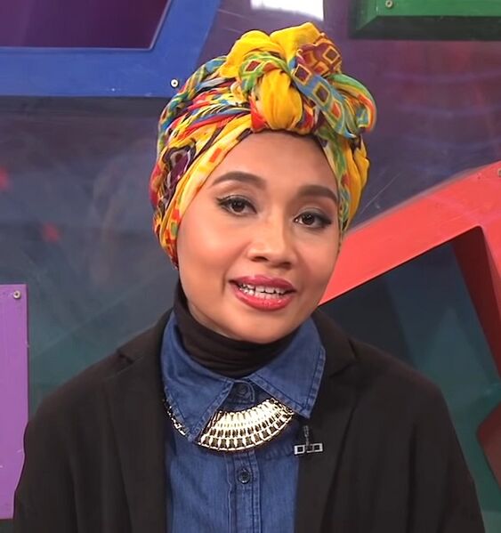 ملف:Yuna on MeleTOP.jpg