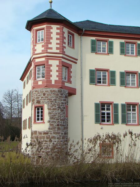 ملف:Eichtersheim-schloss2009a.jpg