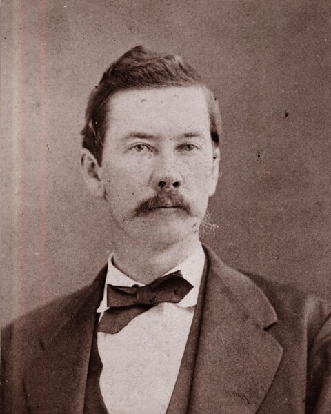 ملف:James L Robinson.jpg