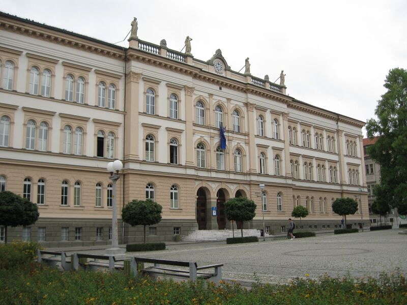 ملف:Prva gimnazija Maribor.JPG