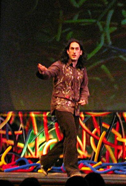 ملف:Ross Noble Edinburgh 2004.jpg