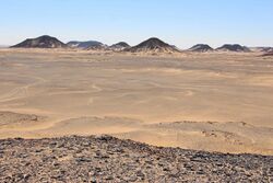 الصحراء السوداء عن بعد