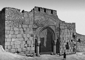 صورة قديمة لباب الأبواب