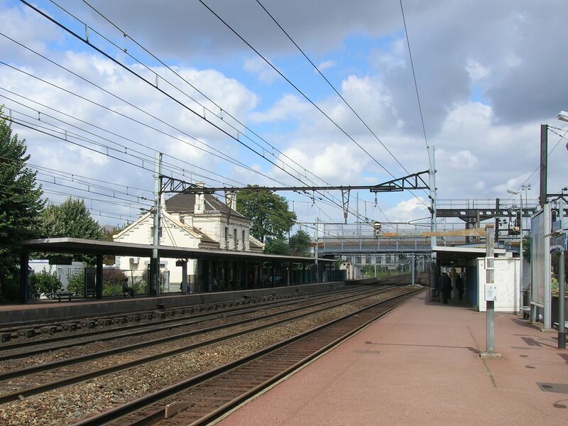 ملف:Gare Ivry-sur-Seine.JPG