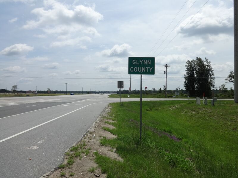 ملف:Glynn County line, US82EB.JPG
