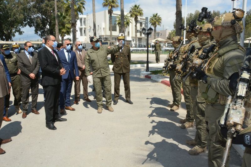 ملف:Hichem Mechichi rend visite aux USGN, Tunisie.jpg