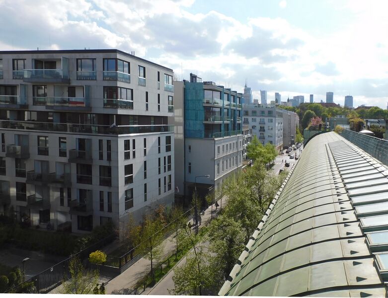 ملف:Lipowa z dachu buw.jpg