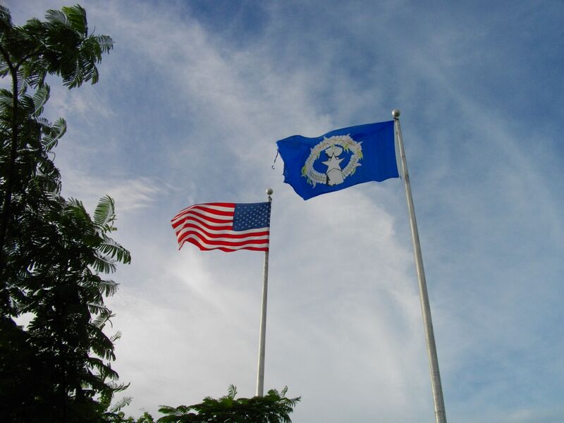 ملف:USA and CNMI Flags.JPG