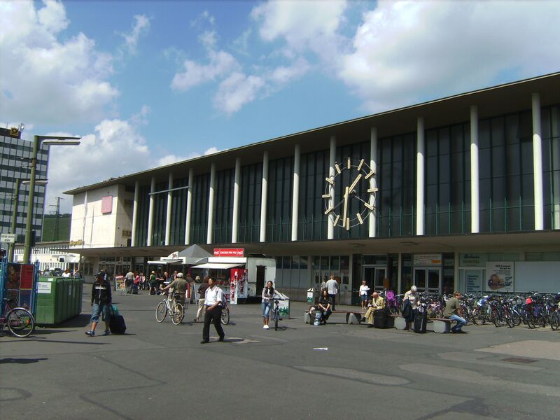 ملف:Würzburg Hauptbahnhof Empfangsgebäude 0516.jpg