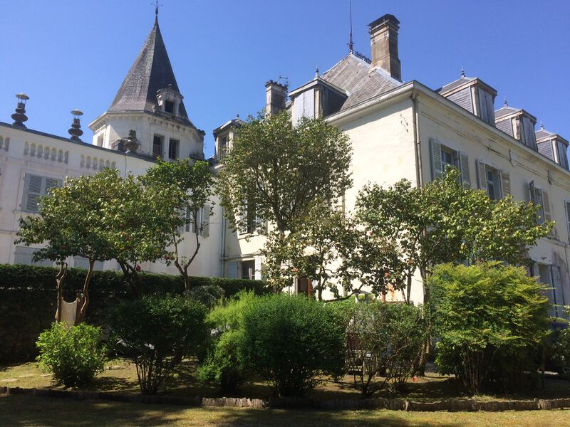 ملف:Côté Est bâtiment principal.jpg