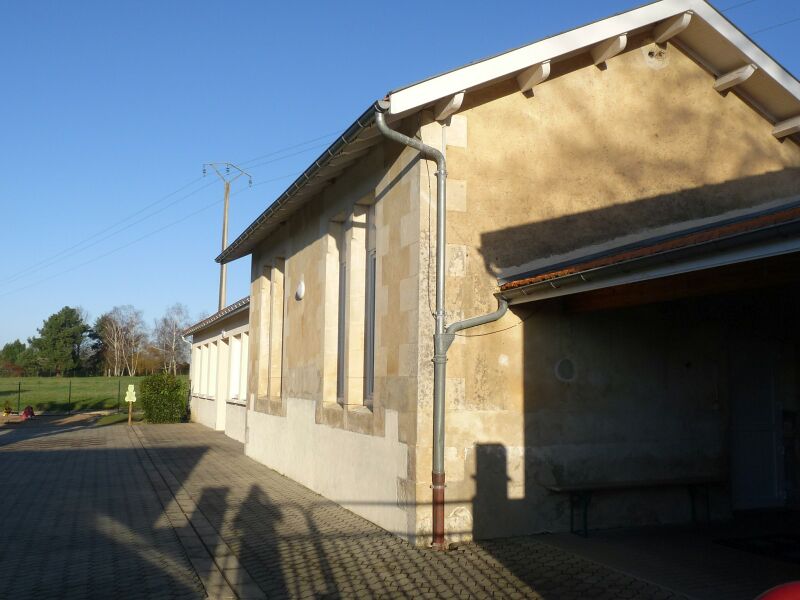 ملف:Chardes school.JPG