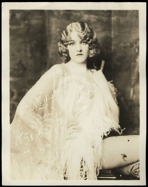 ملف:Gladys Glad.jpg