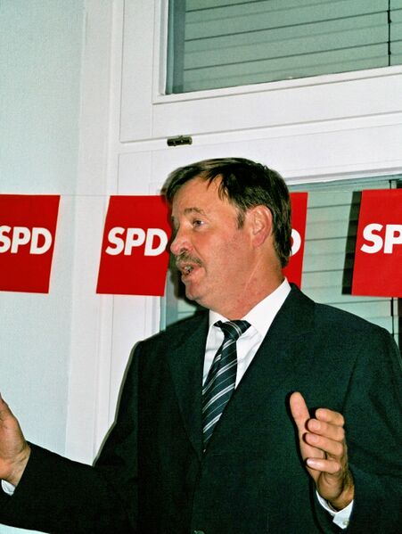 ملف:Ortwin Runde (retuschiert).jpg