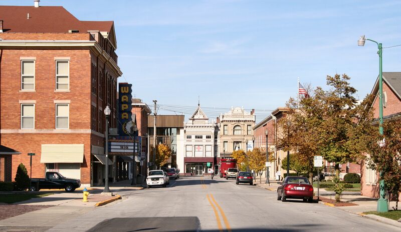 ملف:Wapakoneta-ohio-downtown.jpg