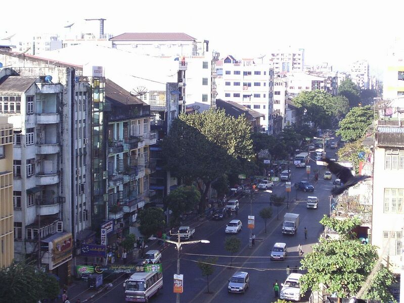 ملف:Yangon downtown.JPG