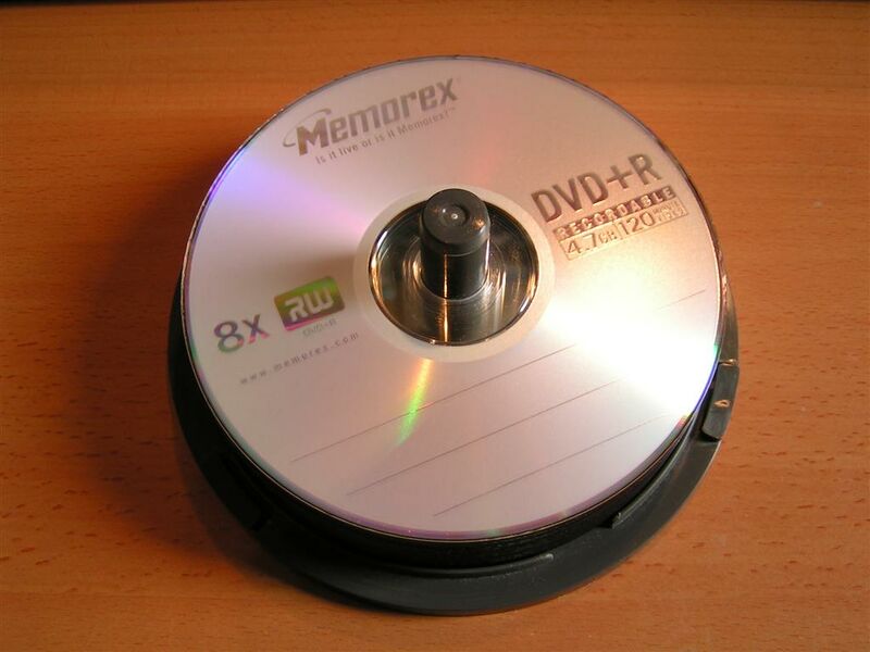 ملف:DVD-R Spindle.jpg