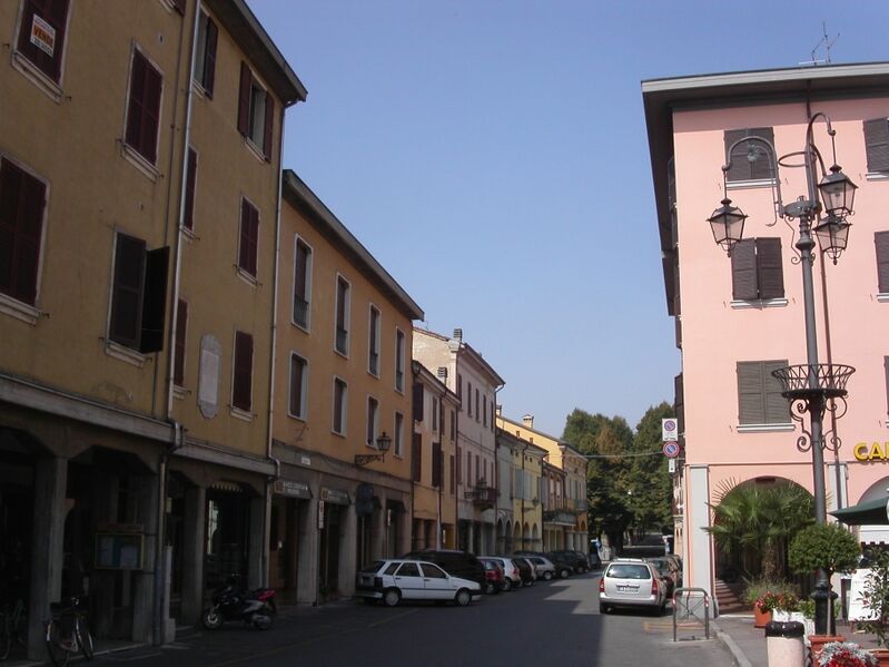 ملف:Downtown Brescello 1.jpg