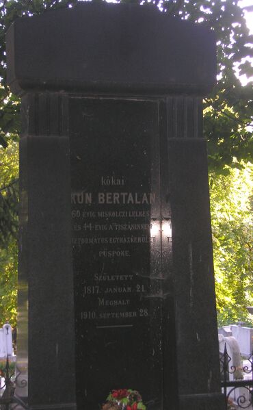 ملف:Kun Bertalan sírja.JPG
