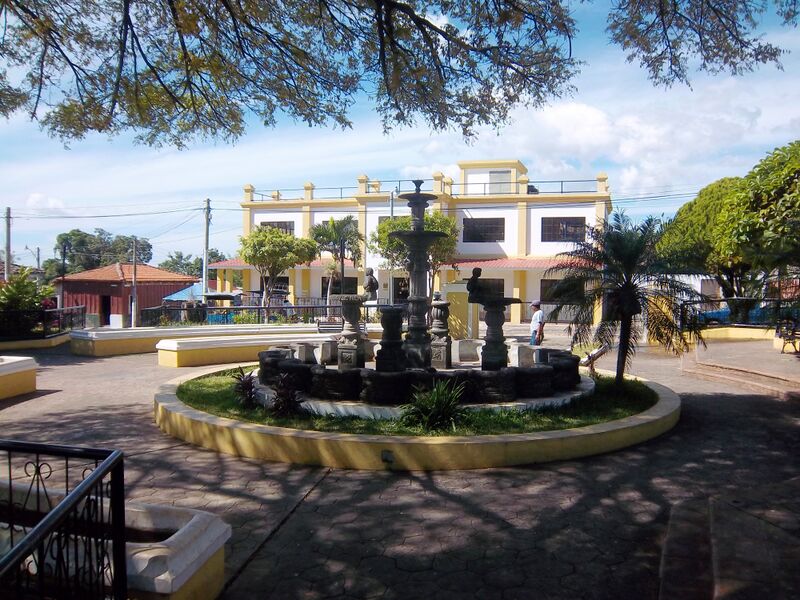 ملف:Parque de Jujutla.jpg