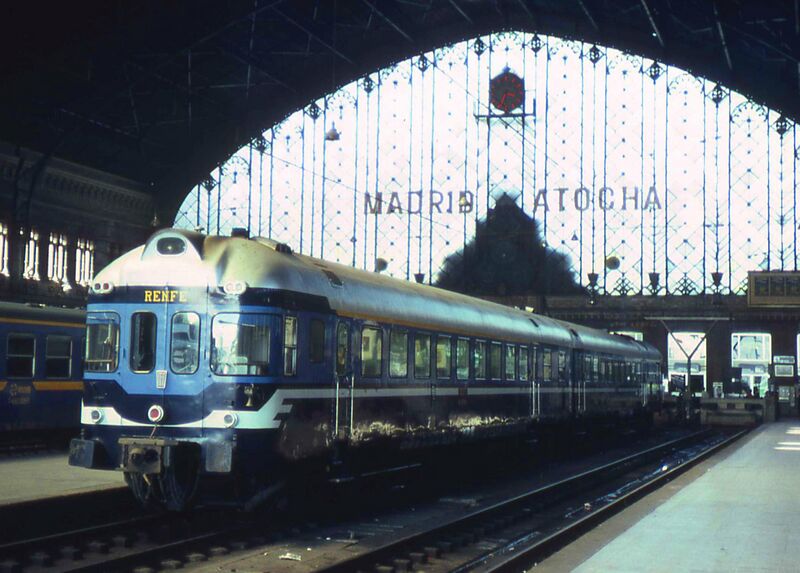ملف:Renfe 597-1981.jpg