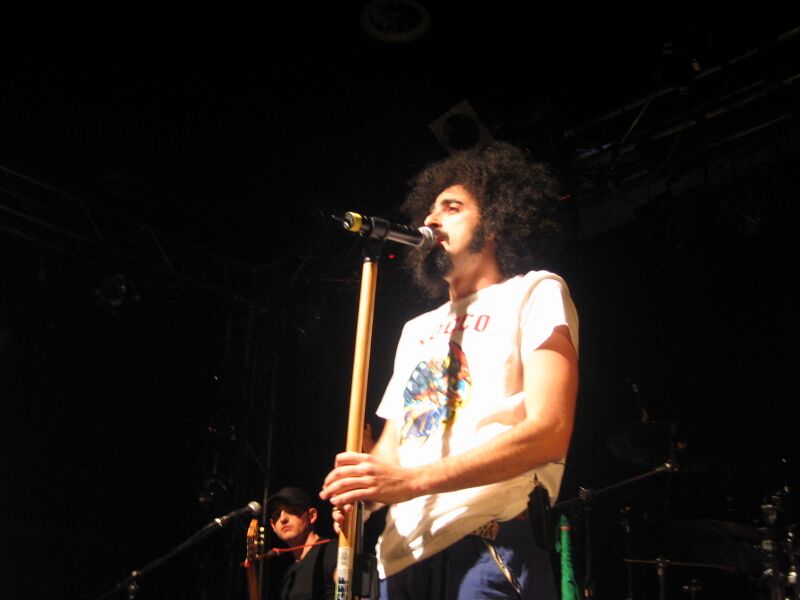 ملف:Caparezza live 02.jpg