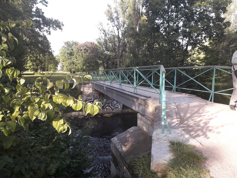 ملف:Duxbrücke im Ilmpark.jpg