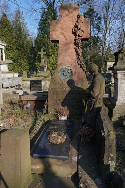 ملف:Jerzy Mierzejewski - grób.jpg