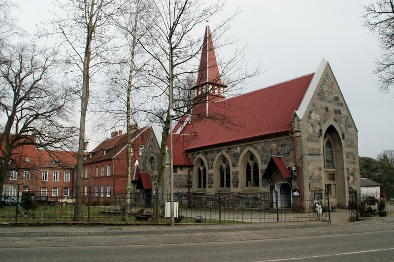ملف:Янтарный,Калининградская область.Приходская церковь.jpg
