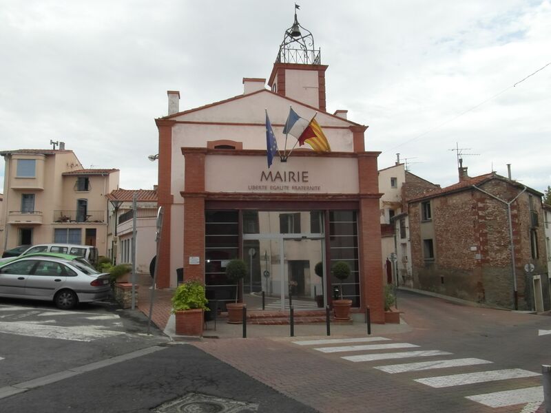 ملف:Mairie de Canohès (66).jpg