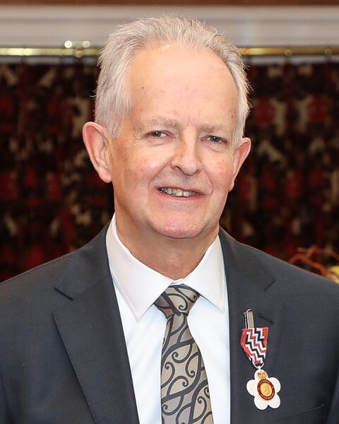 ملف:Andrew Becroft QSO (cropped).jpg