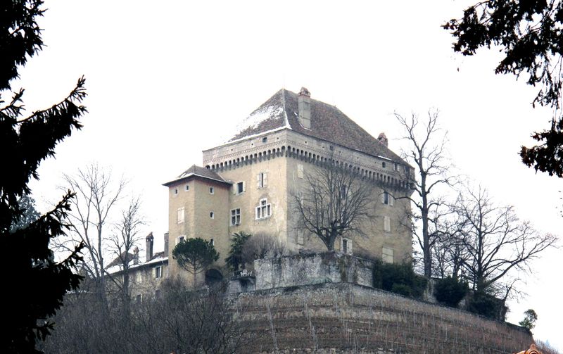 ملف:Chateauchatelard.jpg