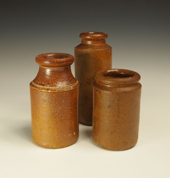 ملف:Salt glazed utilitarian containers.JPG