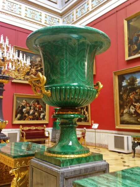 ملف:Ваза из малахита.jpg