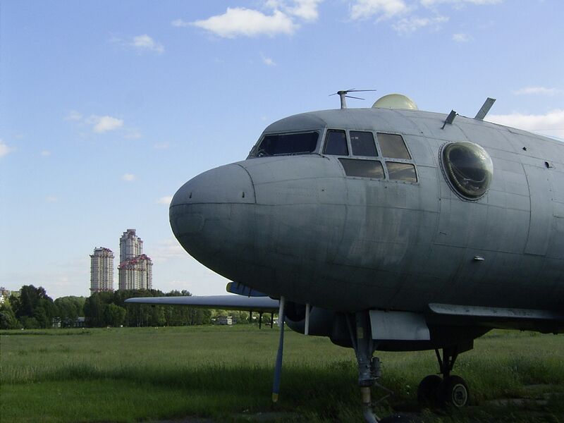 ملف:Ил-14 в Тушино.jpg