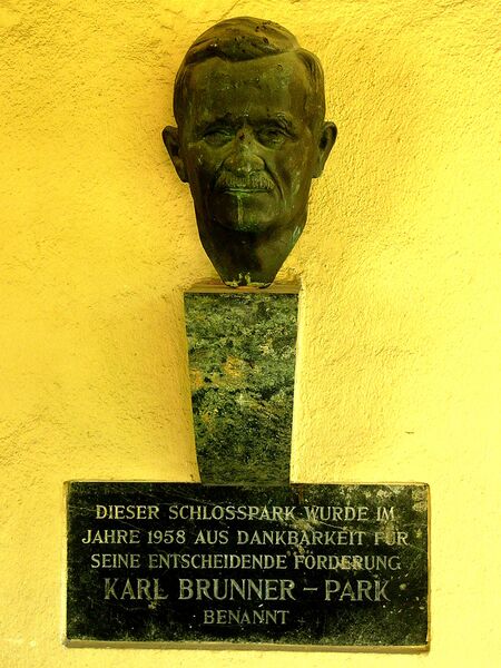 ملف:Ehrung Karl Brunner (Pöllau).jpg