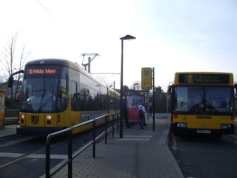 ملف:NGTD12DD und Mercedes-Benz 0405GNDDCoschuetz.JPG