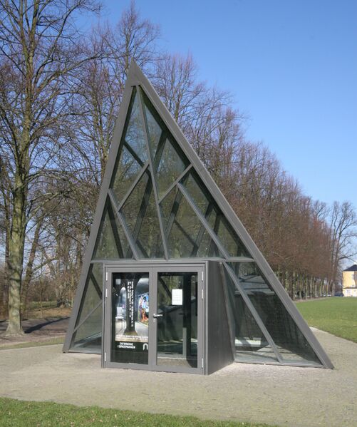 ملف:Cisternerne Copenhagen entrance frontview.jpg