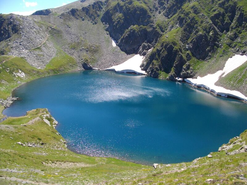 ملف:Okoto Lake.jpg