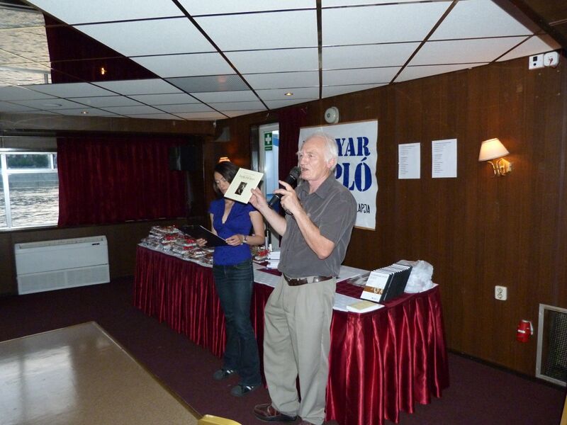 ملف:Oláh János író, 2011.JPG