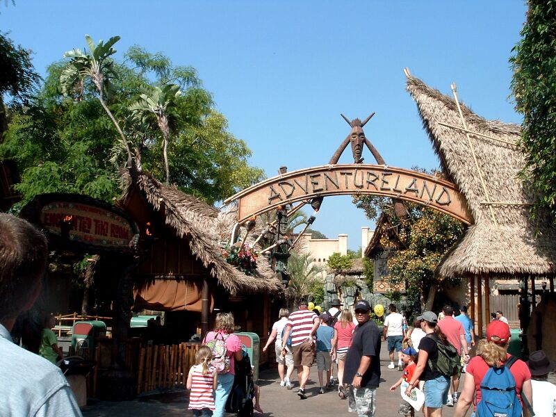 ملف:Adventureland Entrance.JPG
