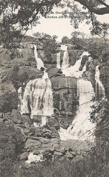 ملف:Chutes du Tinkisso (Guinée).jpg