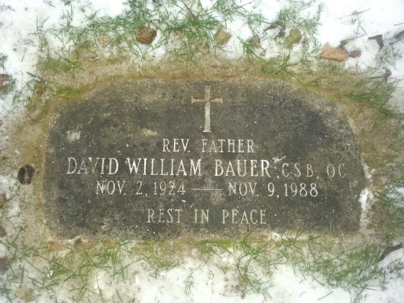 ملف:Father David Bauer gravestone.jpg