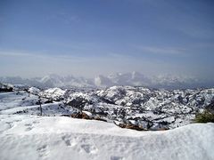 ثلوج فوق مرتفعات جبال جرجرة في منطقة القبائل