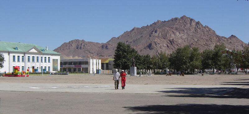 ملف:Khovd Main Square.jpg