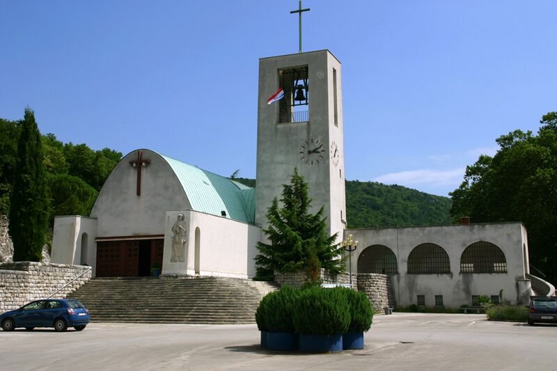 ملف:Raša chiesa.jpg