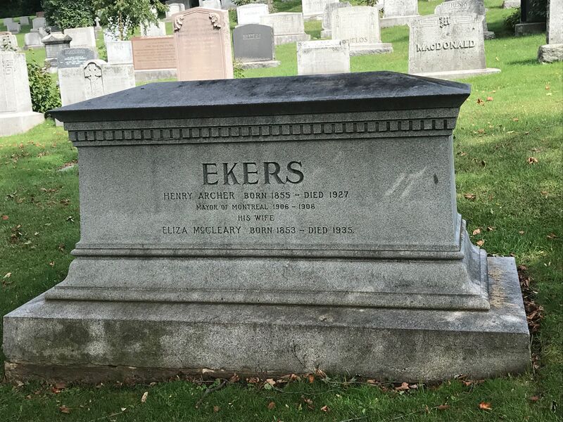 ملف:Monument Henry Eckers.jpg