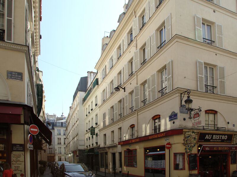ملف:Paris rue Saint-Hyacinthe.jpg
