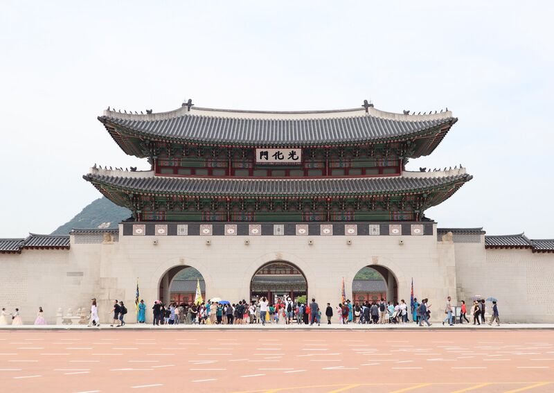 ملف:Gwanghwamun 20190608 005.jpg