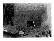 Photograph of the treasure recess in 'tomb 8'